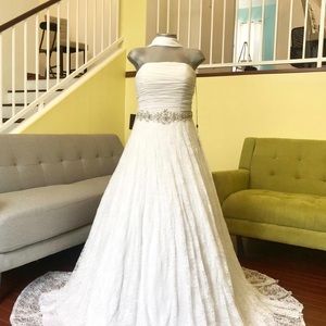 Very nice wedding dress